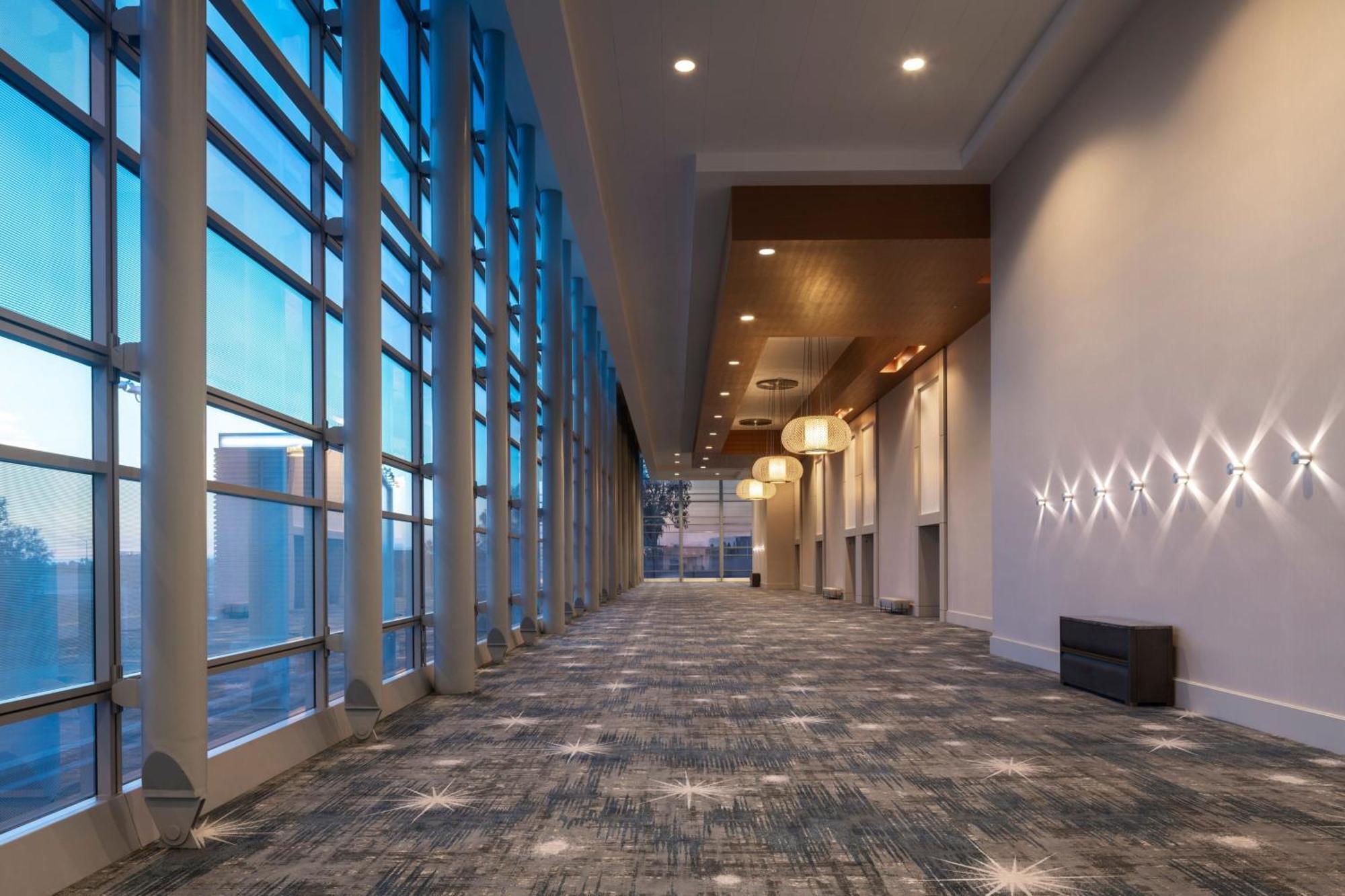 The Ritz-carlton, Angeles L.a. Live Hotel 5*